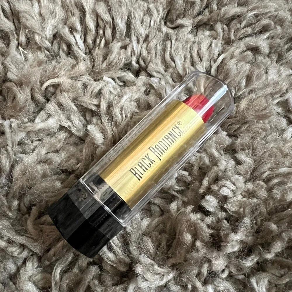 NWT Black Romance 5014 red lipstick